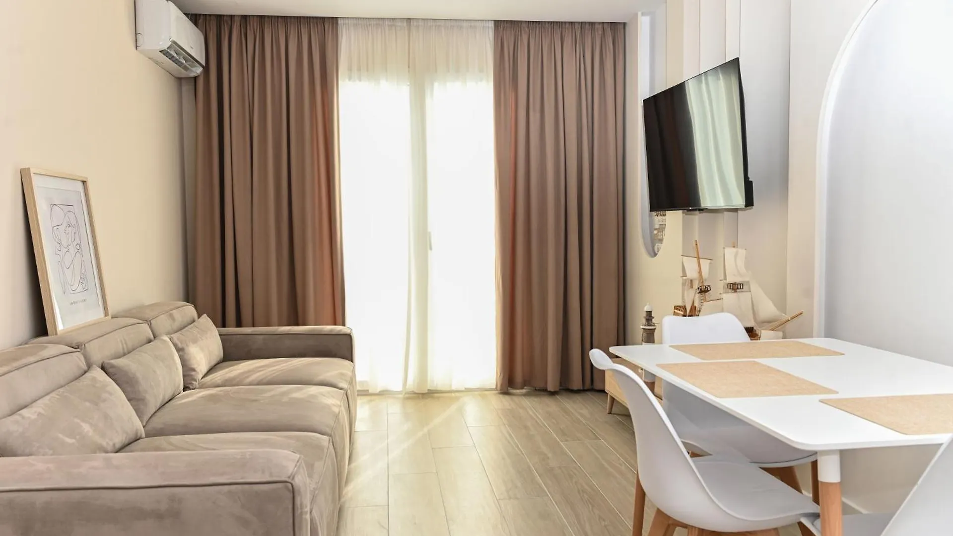 Fluctus Apartments Durres 0*,
